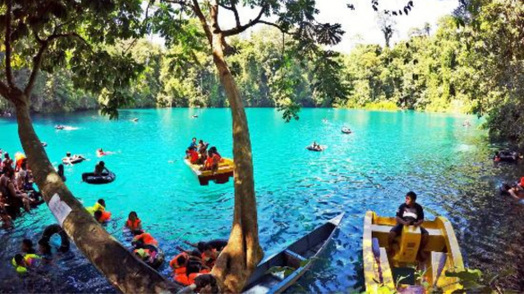 Wisata Danau Cantik Dua Rasa Danau Labuan Cermin Di Tengah Belantara