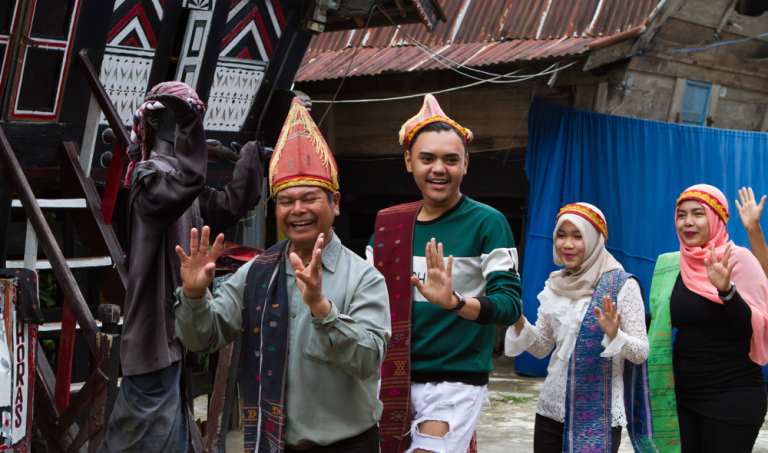 Pesona Budaya Batak Toba Lewat Desa Tomok Atourin Blog