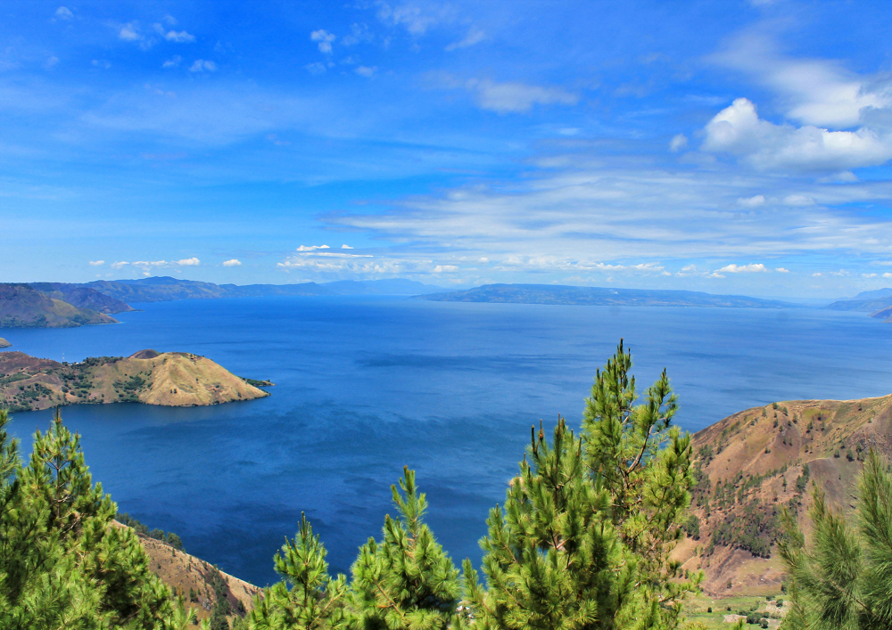 Berjelajah Di Negeri Dongeng, Keindahan Danau Toba | Atourin Blog