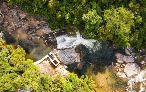 Batu Jato: Pesona Keindahan Sungai Berbatu di Kalimantan Barat yang Wajib Kamu Kunjungi