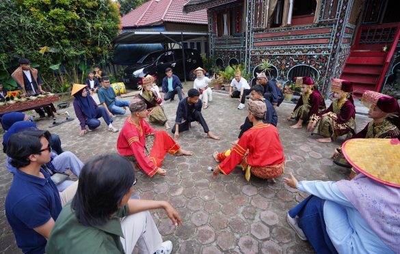 Dari Onde-Onde hingga Makan Bajamba, Ada Apa Saja di Kubu Gadang?